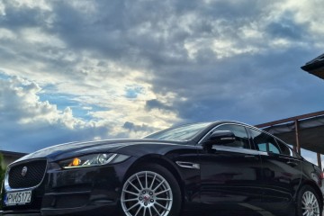 Czarny Jaguar XE 2.0D Alu Klima Kamera Led Xenon