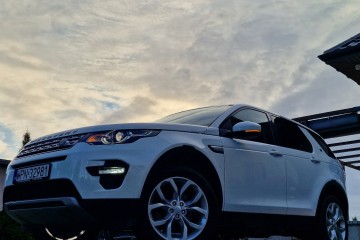 Biały Landrover Discovery Sport 4X4 Automat 9HP 180-PS