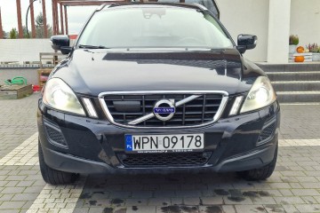 Czarne Volvo xc60 2.0 t Summum Full
